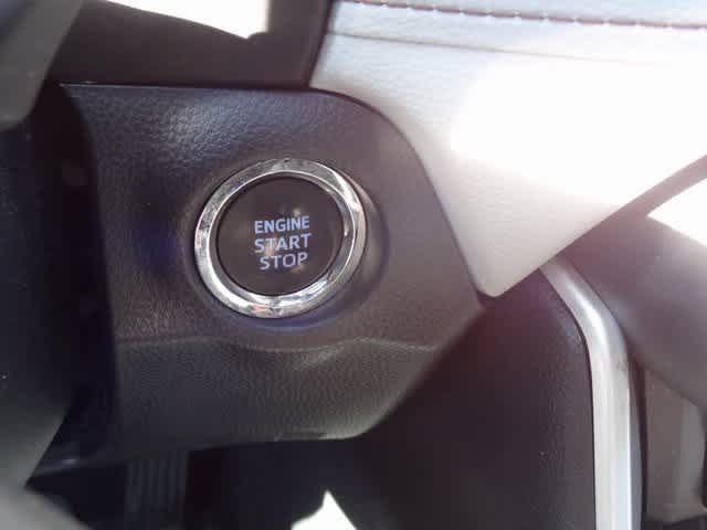 Thumbnail: 2022 Toyota RAV4 - 17