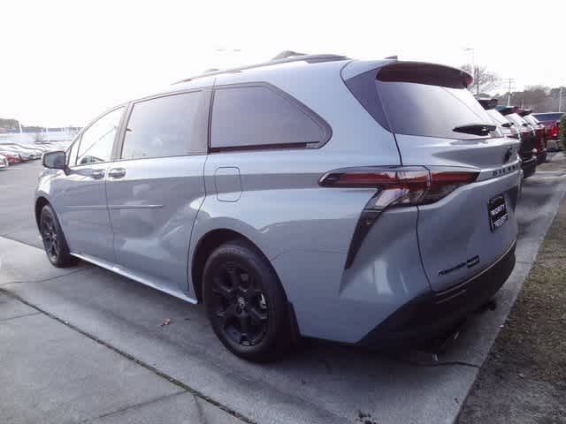 Thumbnail: 2025 Toyota Sienna - 8
