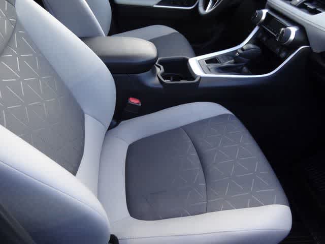 Thumbnail: 2025 Toyota RAV4 - 21