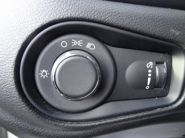 Thumbnail: 2023 Jeep Renegade - 11