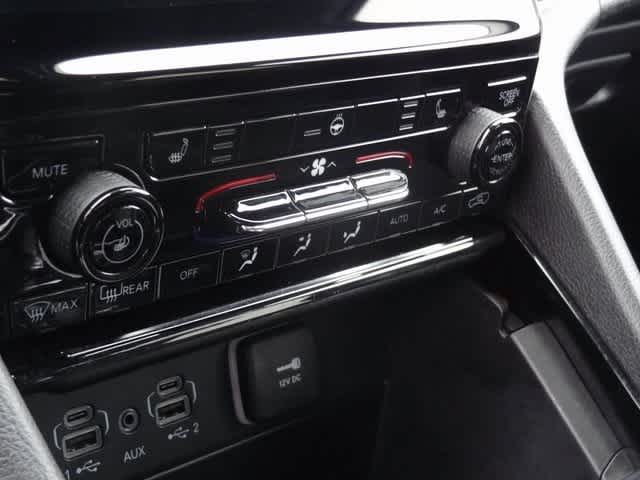 Thumbnail: 2023 Jeep Grand Cherokee - 12