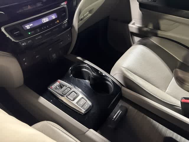 Thumbnail: 2017 Honda Pilot - 3