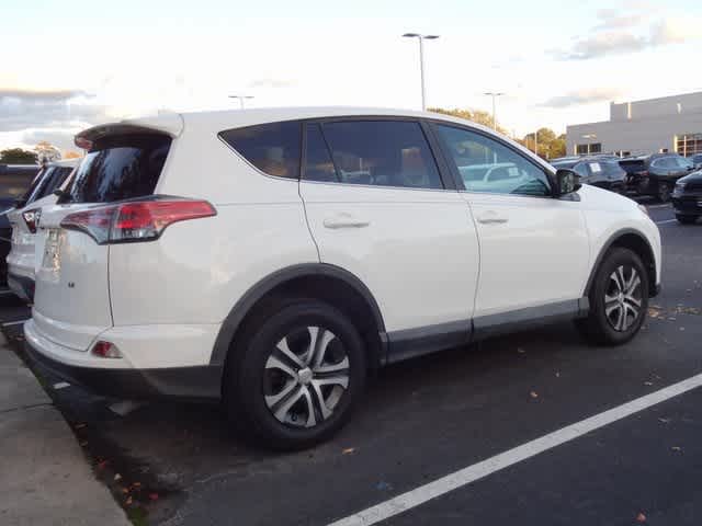 Thumbnail: 2017 Toyota RAV4 - 5