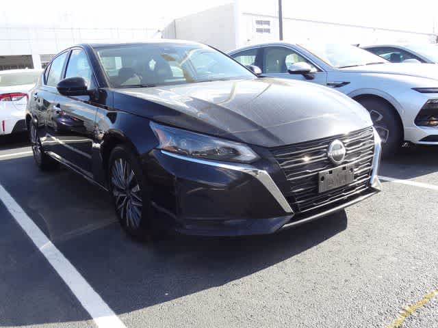 Thumbnail: 2023 Nissan Altima - 3