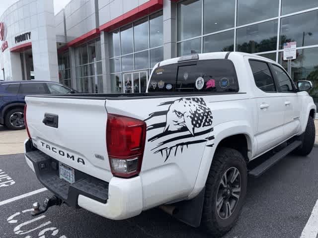 Thumbnail: 2017 Toyota Tacoma - 4
