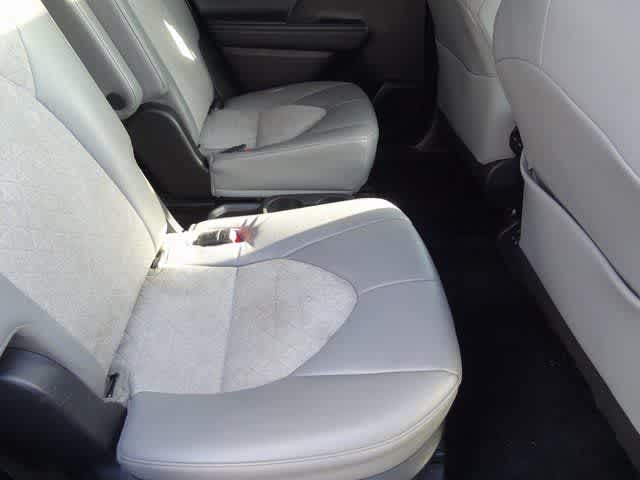 Thumbnail: 2023 Toyota Highlander - 13