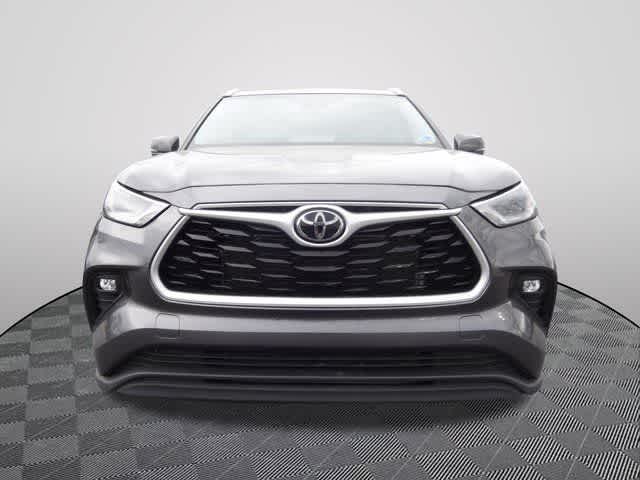 Thumbnail: 2023 Toyota Highlander - 5