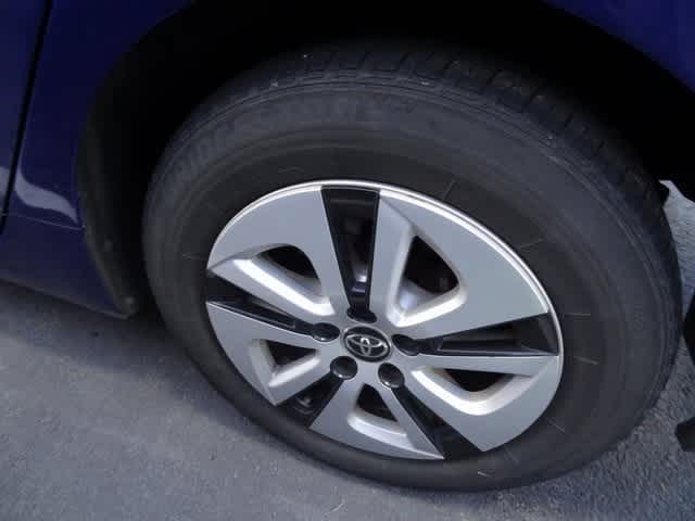 Thumbnail: 2017 Toyota Prius - 14