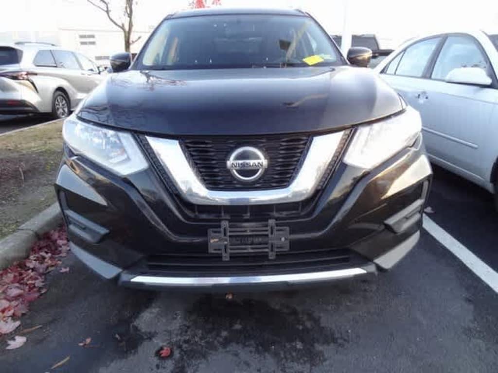 Used 2018 Nissan Rogue SV SUV