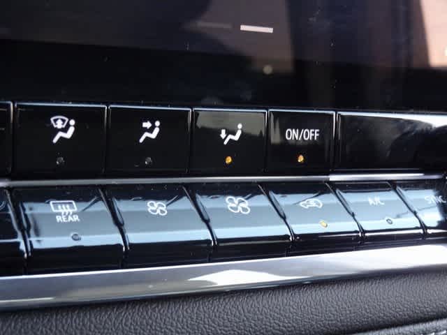 Thumbnail: 2024 Chevrolet Colorado - 24