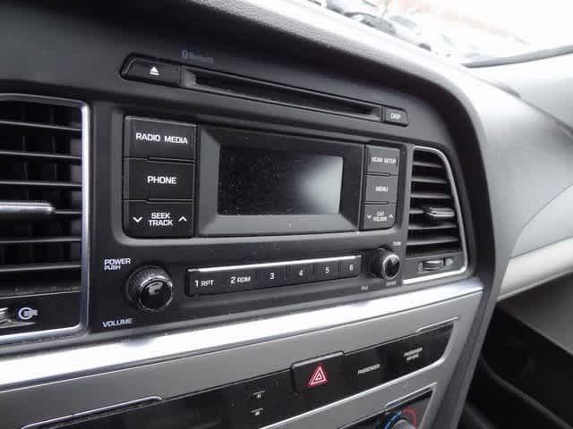 Thumbnail: 2015 Hyundai Sonata - 8