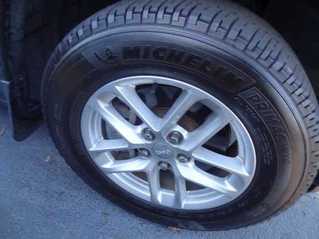 Thumbnail: 2021 Jeep Grand Cherokee L - 28