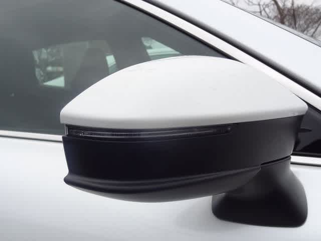 Thumbnail: 2025 Toyota Crown - 24