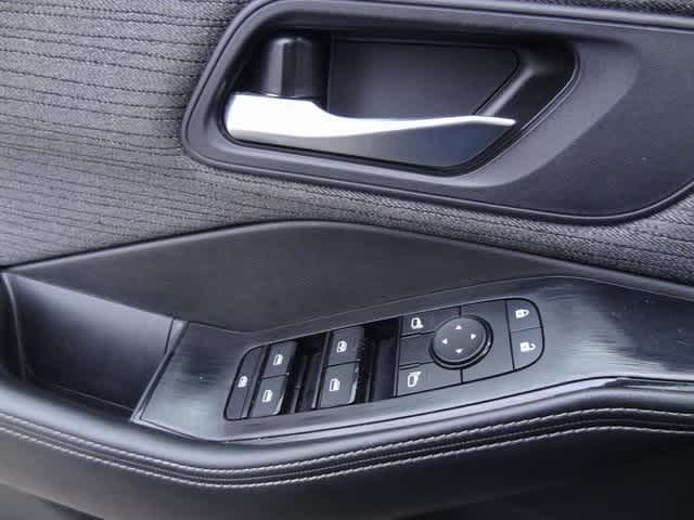 Thumbnail: 2023 Nissan Rogue - 13