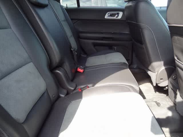 Thumbnail: 2015 Ford Explorer - 13