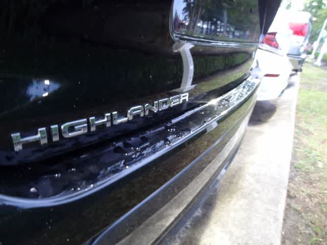 Thumbnail: 2021 Toyota Highlander - 23