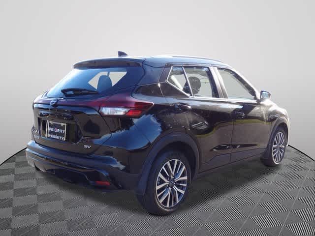 Thumbnail: 2023 Nissan Kicks - 3