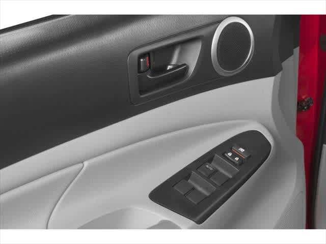 Thumbnail: 2015 Toyota Tacoma - 13