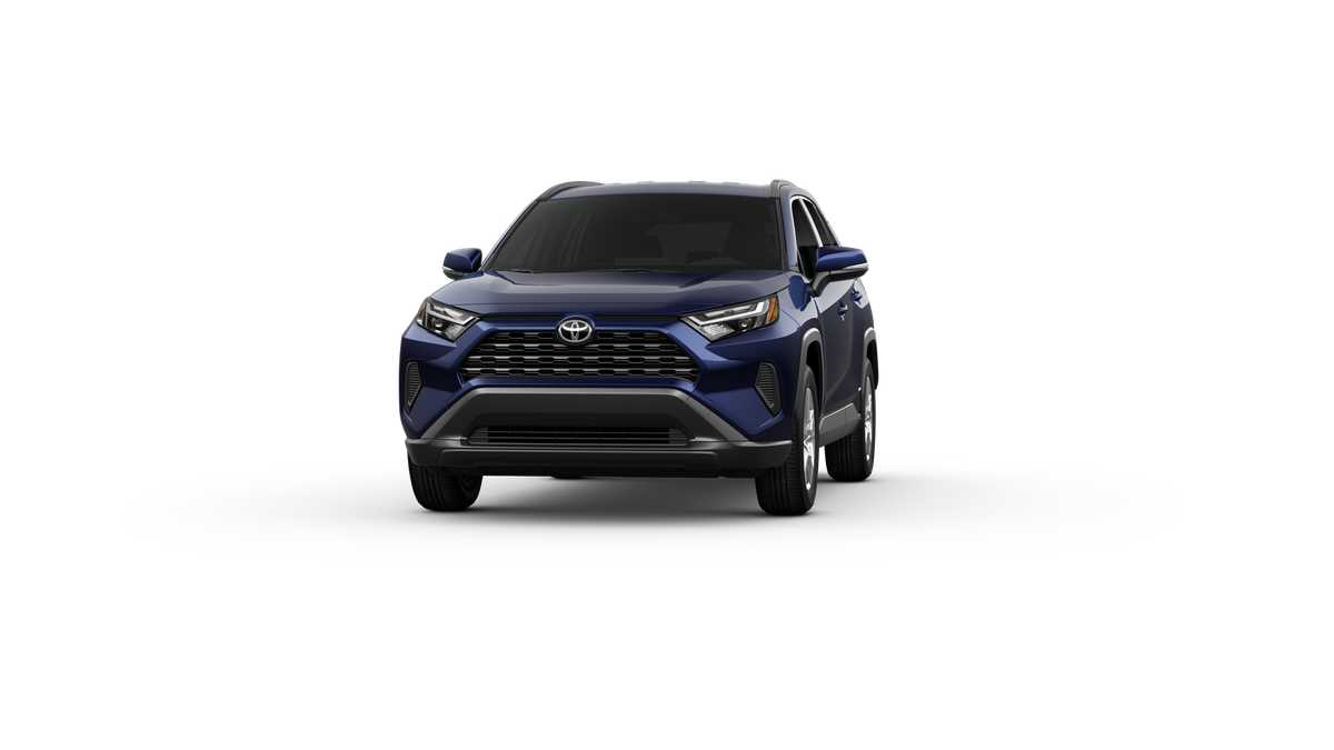 2025 Toyota RAV4 XLE 17