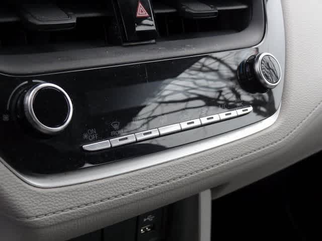 Thumbnail: 2022 Toyota Corolla Cross - 16