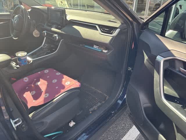 Thumbnail: 2020 Toyota RAV4 - 7