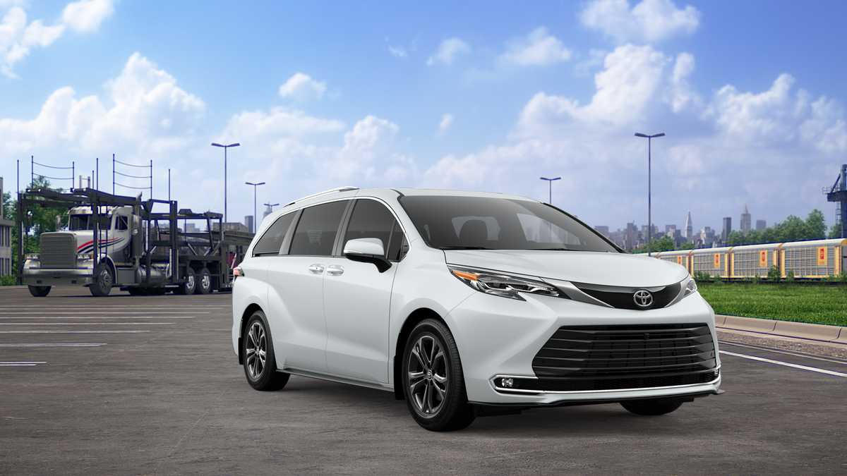 Thumbnail: 2026 Toyota Sienna - 15