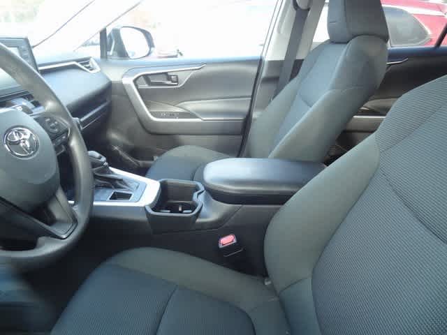 Thumbnail: 2022 Toyota RAV4 - 10