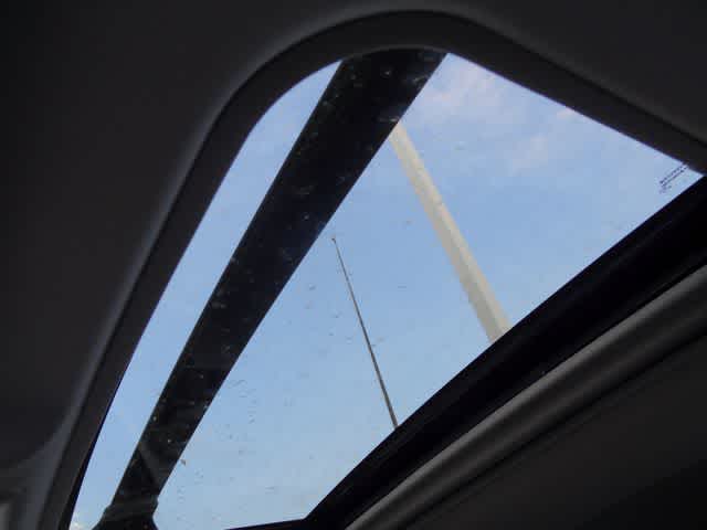 Thumbnail: 2025 Toyota RAV4 - 18