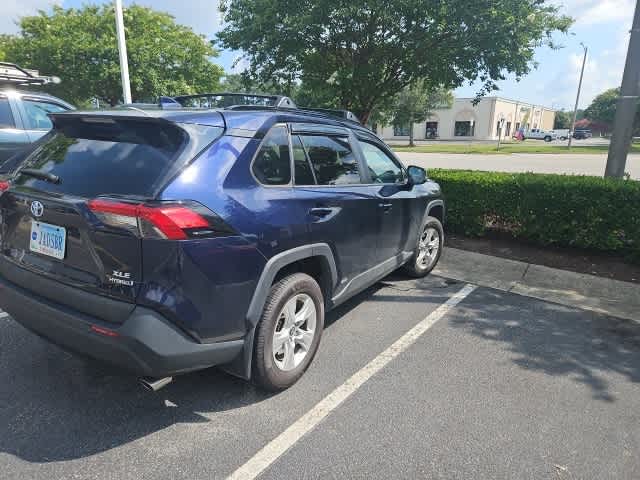 Thumbnail: 2021 Toyota RAV4 - 6