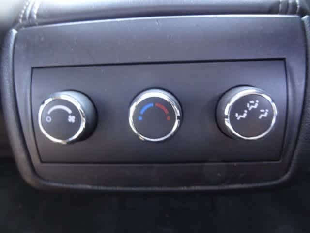 Thumbnail: 2015 Chevrolet Traverse - 24