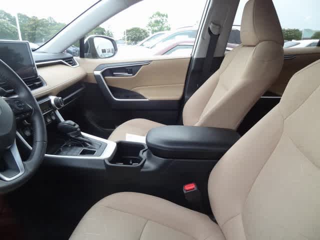 2024 Toyota RAV4 XLE 7