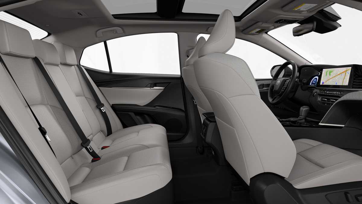 Thumbnail: 2025 Toyota Camry - 21