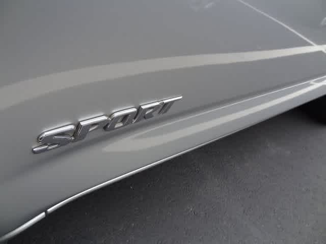 Thumbnail: 2011 Toyota RAV4 - 11