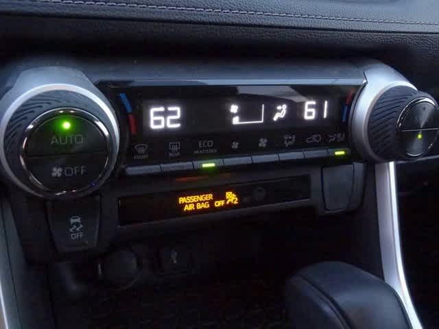 Thumbnail: 2022 Toyota RAV4 - 25