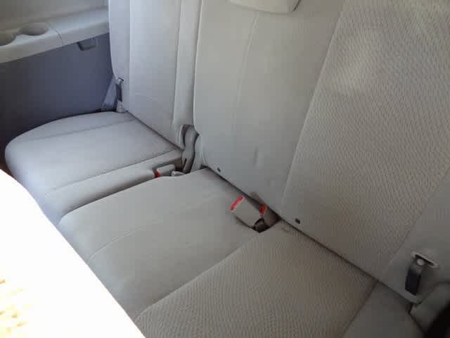 2011 Toyota Sienna LE 16