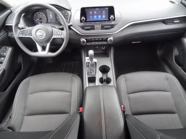Thumbnail: 2022 Nissan Altima - 10