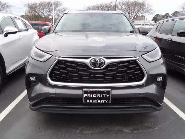 Thumbnail: 2023 Toyota Highlander - 2