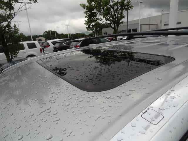 Thumbnail: 2015 Toyota Highlander - 17