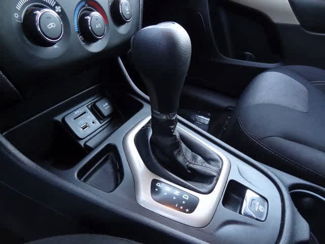 Thumbnail: 2017 Jeep Cherokee - 13