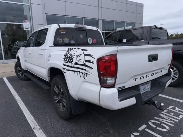 Thumbnail: 2017 Toyota Tacoma - 5