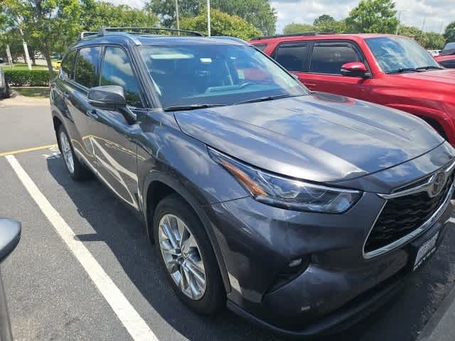 Thumbnail: 2022 Toyota Highlander - 6
