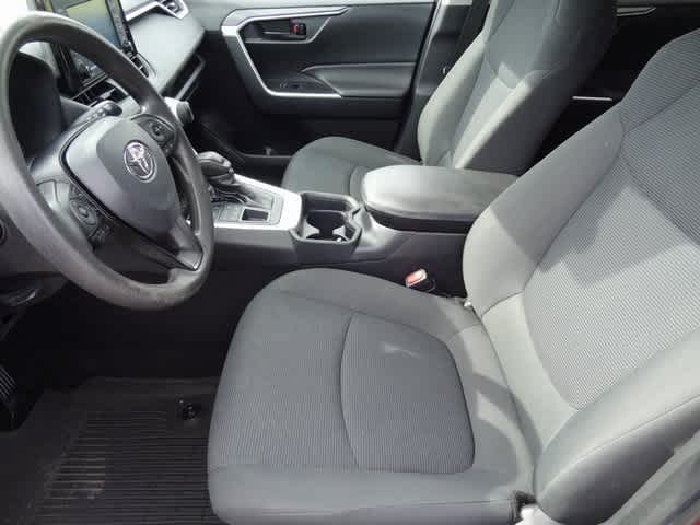 Thumbnail: 2021 Toyota RAV4 - 6
