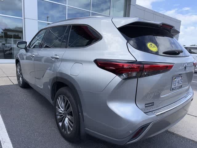 Thumbnail: 2022 Toyota Highlander - 5