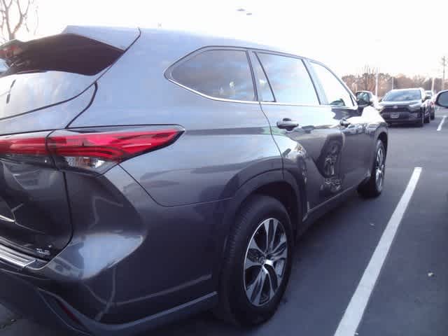 Thumbnail: 2023 Toyota Highlander - 3