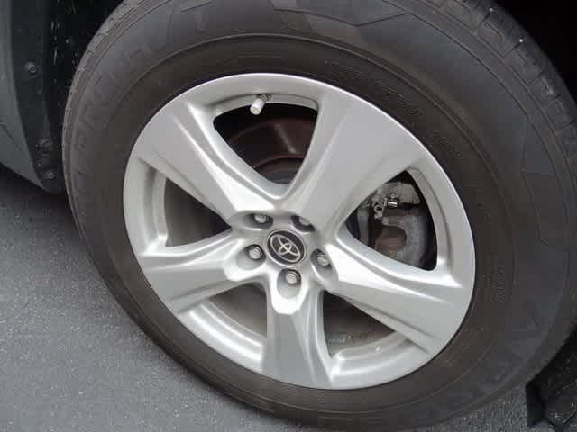 Thumbnail: 2023 Toyota Highlander - 16