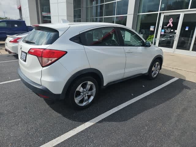 Thumbnail: 2016 Honda HR-V - 4