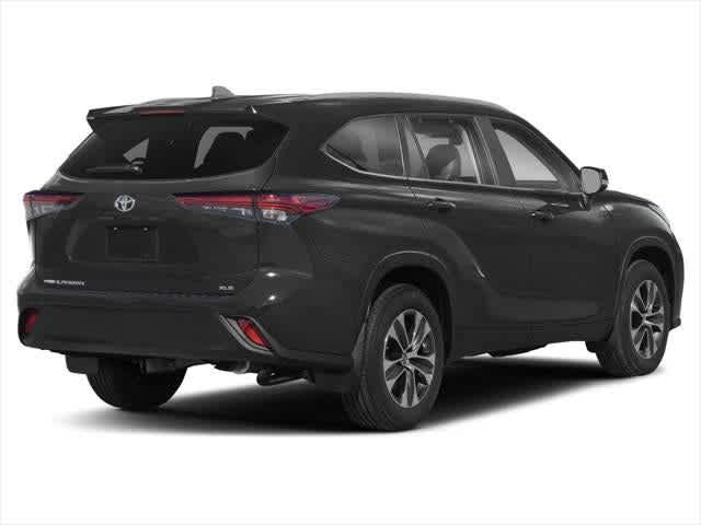 Thumbnail: 2023 Toyota Highlander - 2