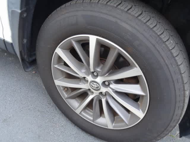 Thumbnail: 2019 Toyota Highlander - 14