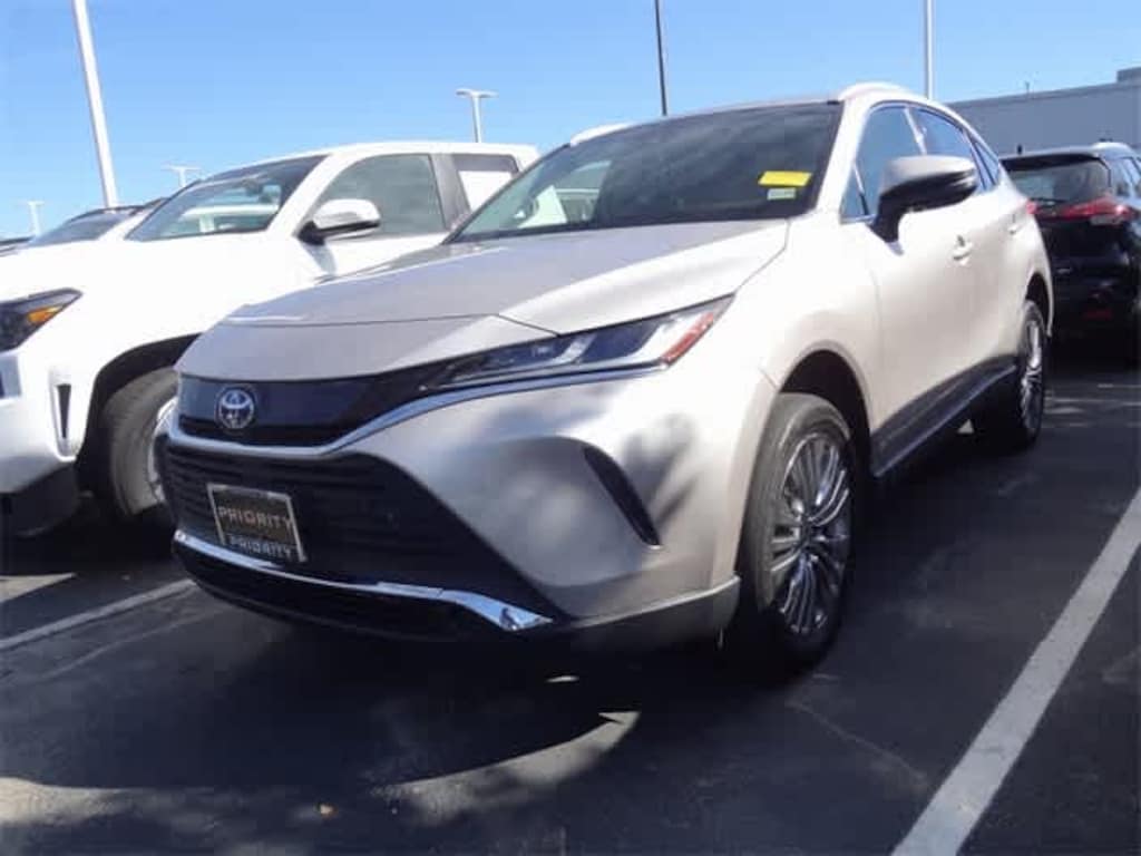 Used 2022 Toyota Venza XLE SUV