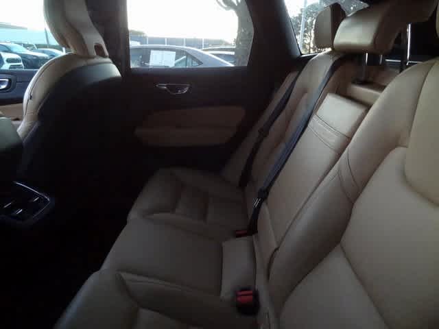 Thumbnail: 2021 Volvo XC60 - 11